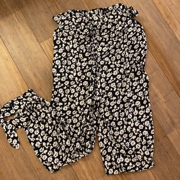 Black & White Floral Set - Picture 3 of 4